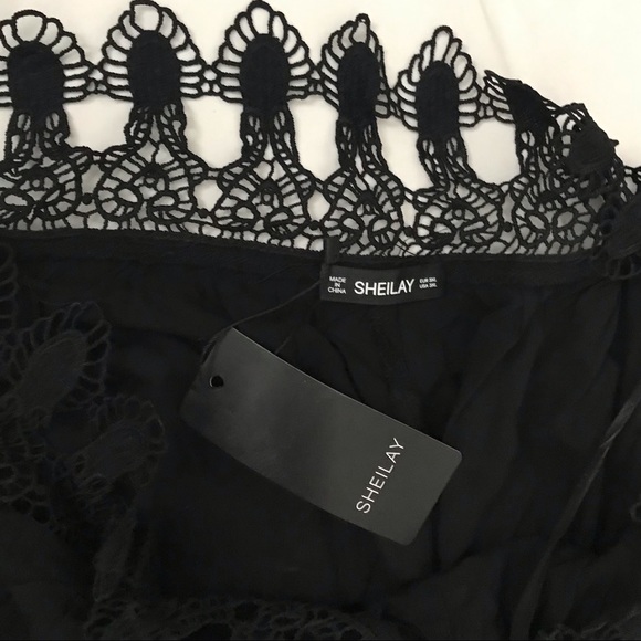 Lace Trimmed Cold Shoulder Blouse - Picture 4 of 6